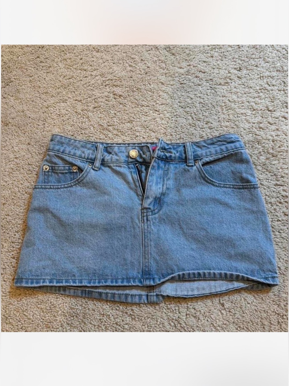 Edikted denim chiara mini skirt. Size XS. - Picture 3 of 5